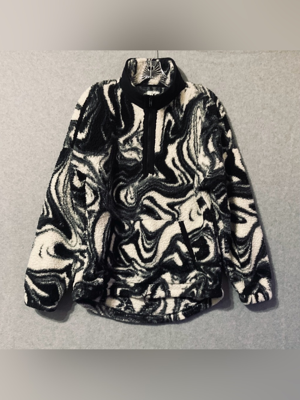 SO Women's Black & White Swirl Fleece Pullover Jacket SZ S